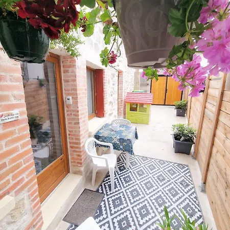 Chez Bisset_2chambres 4personnes Tatil Evi Lezoux